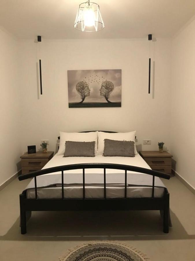 Kouzoulis House Exo Khora