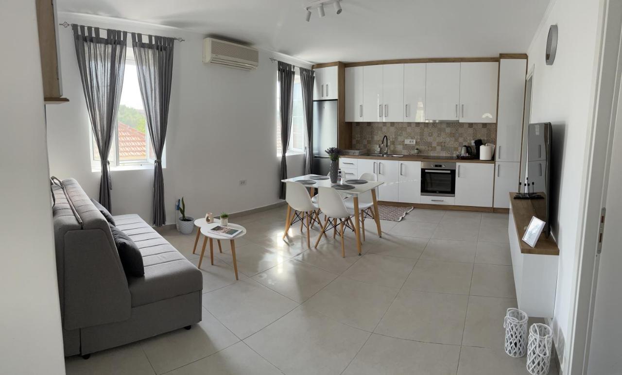 Villa Kouzoulis House *